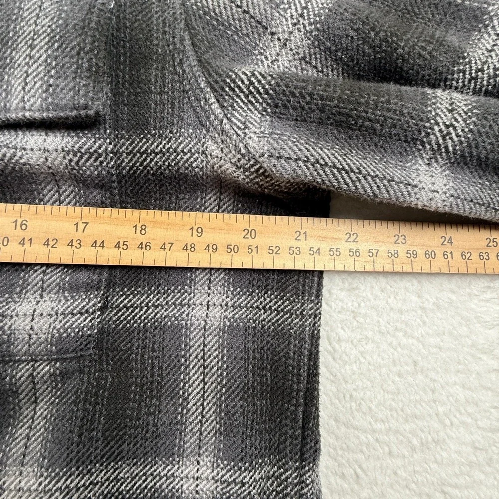Levi's‎ Flannel Shirt Mens Medium Gray Windowpane Plaid Cotton Preppy Button Up